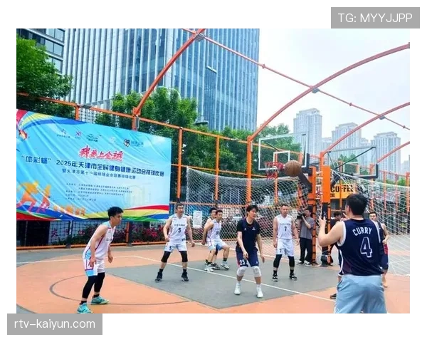 社区篮球防守训练营受欢迎，家长重视孩子防守基础技能培养